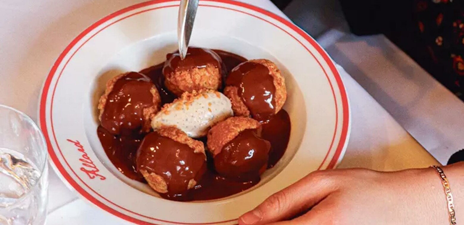Profiteroles de chocolate